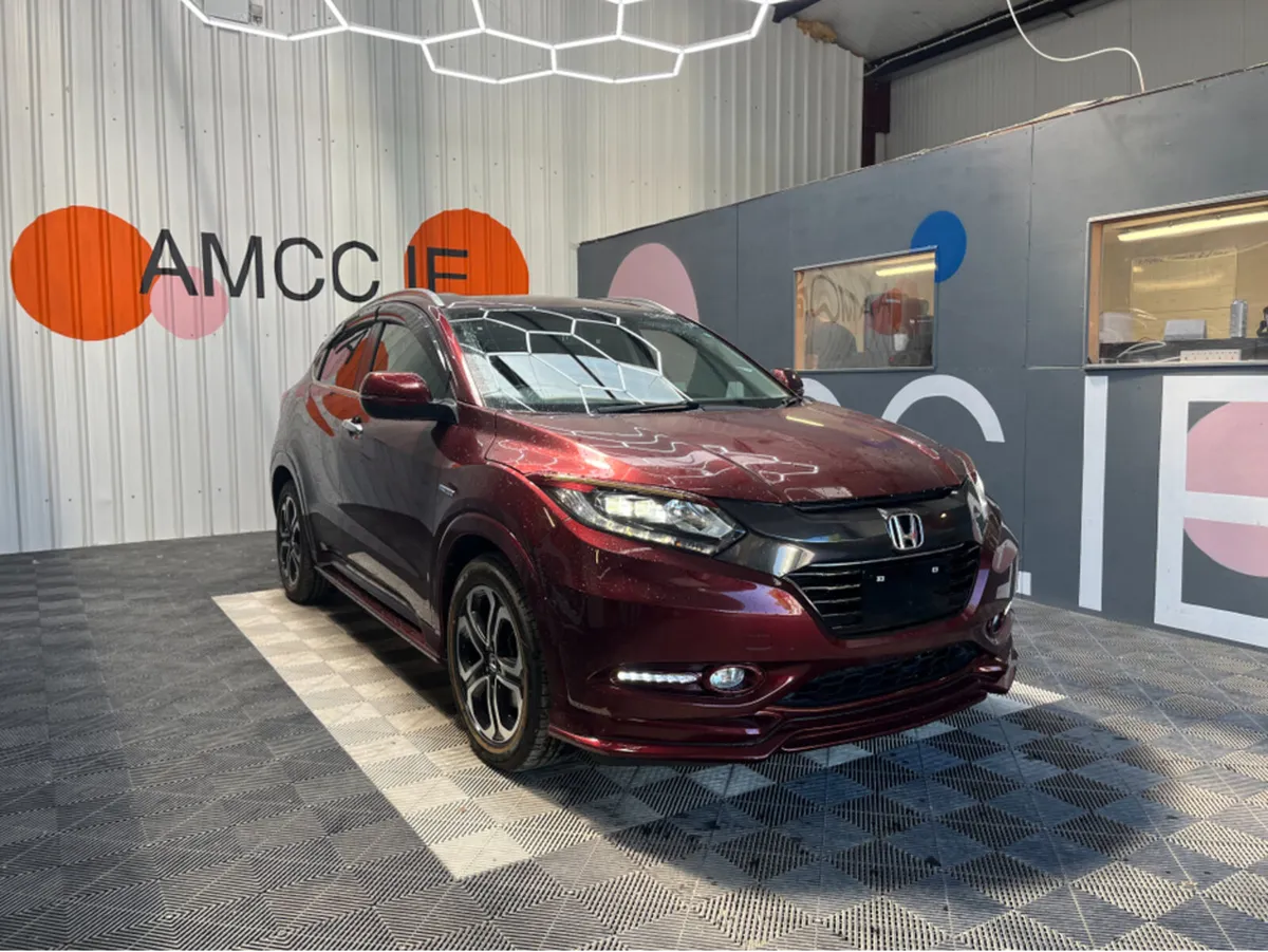 Honda Vezel 1.5 HYBRID / 34k KMs / HEATED SEATS , - Image 1