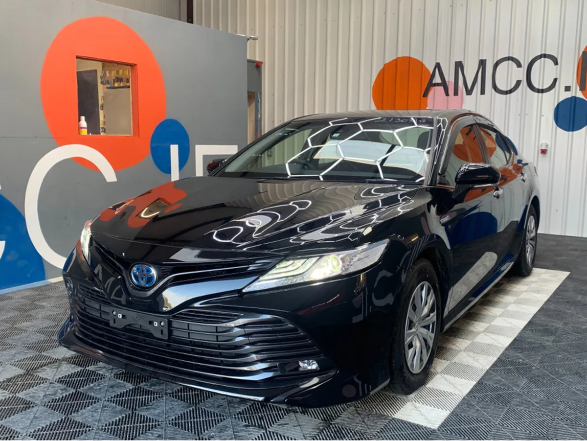 Toyota Camry 2.5 HYBRID AUTOMATIC / 45k KMs / Reve - Image 3