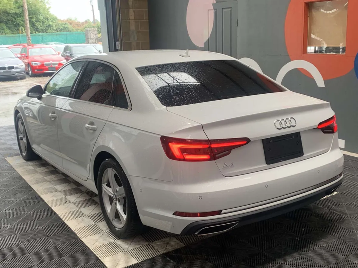 Audi A4 Audi A4 Automatic 35 TFSI / 30k KMs / Heat - Image 4