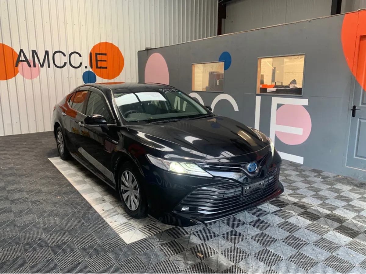 Toyota Camry 2.5 Hybrid / Rear View Camera / Cruis - Image 1