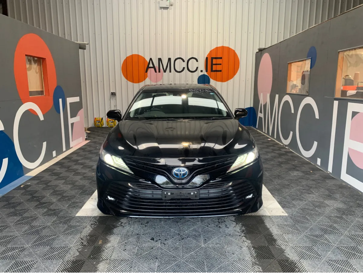 Toyota Camry 2.5 Hybrid / Rear View Camera / Cruis - Image 3