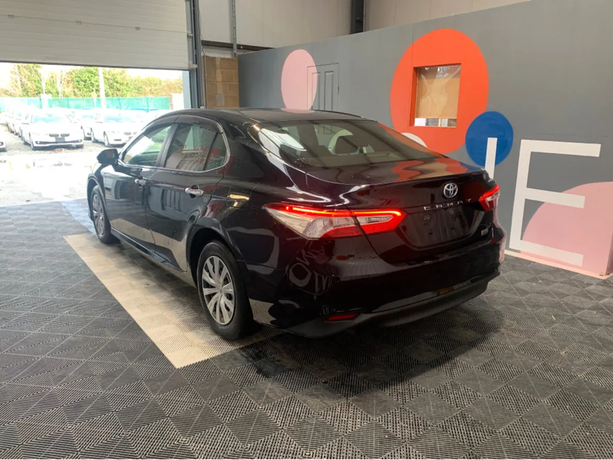 Toyota Camry 2.5 Hybrid / Rear View Camera / Cruis - Image 4