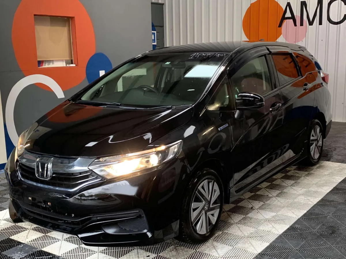 Honda Shuttle 1.5 Hybrid/Reverse Camera/Honda Sens - Image 2