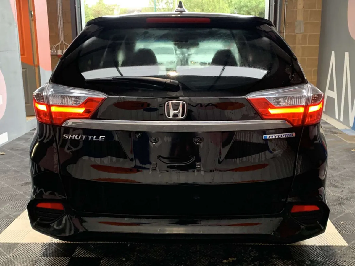 Honda Shuttle 1.5 Hybrid/Reverse Camera/Honda Sens - Image 3