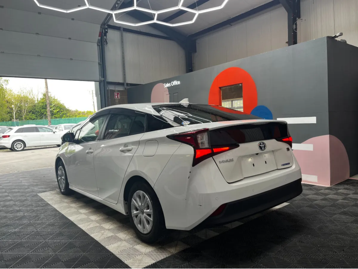 Toyota Prius 1.8 HYBRID/ 59k KMs / Cruise Control/ - Image 4