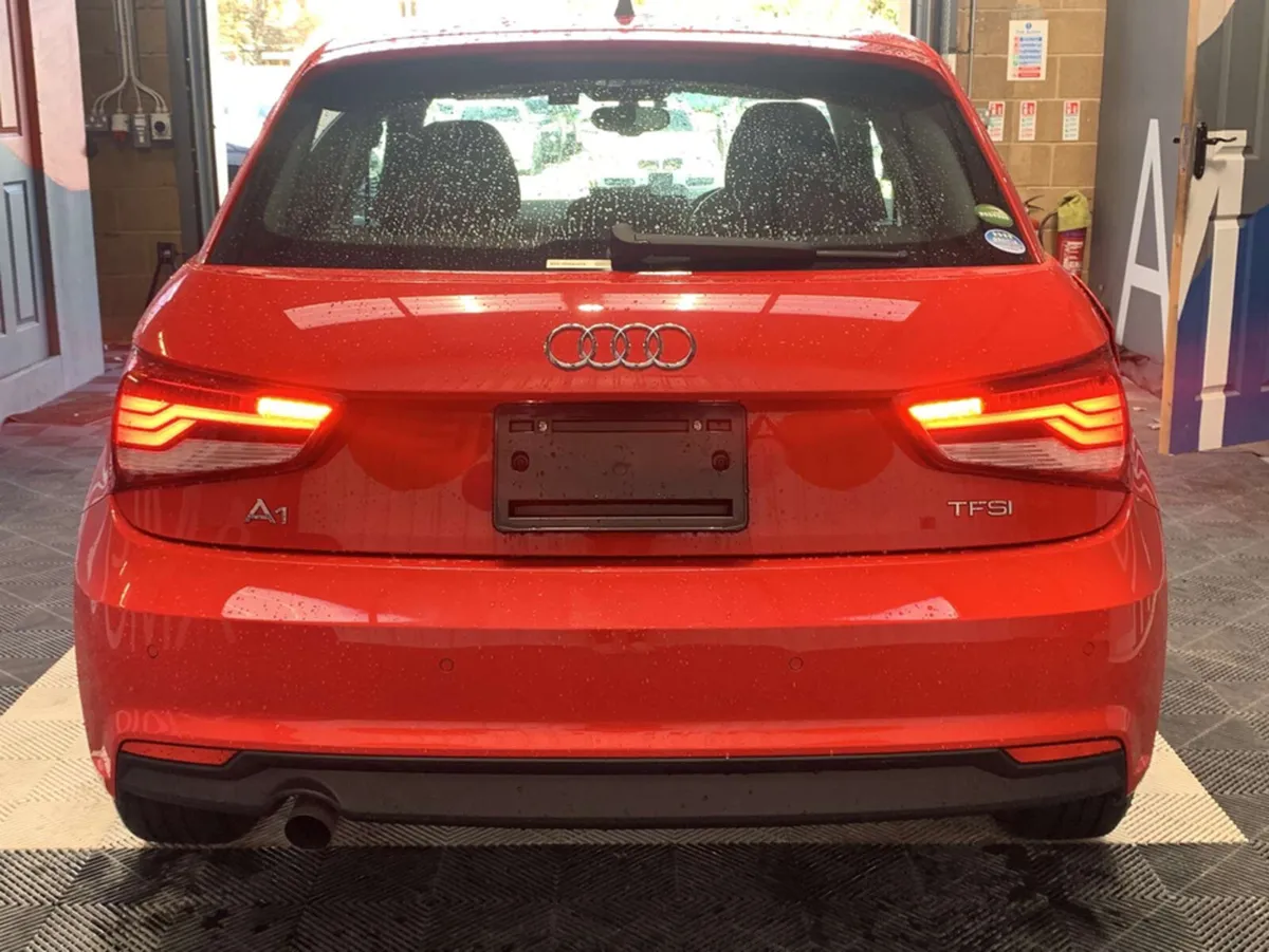 Audi A1 Audi A1 1.0 TFSI Automatic / Parking Senso - Image 4