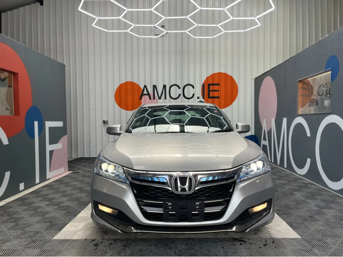Honda Accord 2.0 PETROL HYBRID / 46k KMs/ REVERSE - Image 3