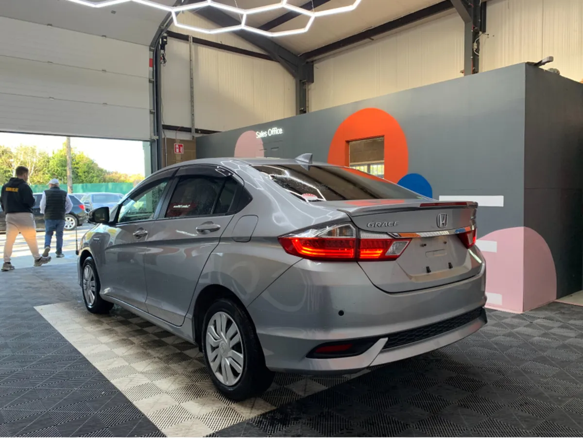 Honda Grace 1.5 HYBRID / 40k KMs / Adaptive Cruise - Image 4