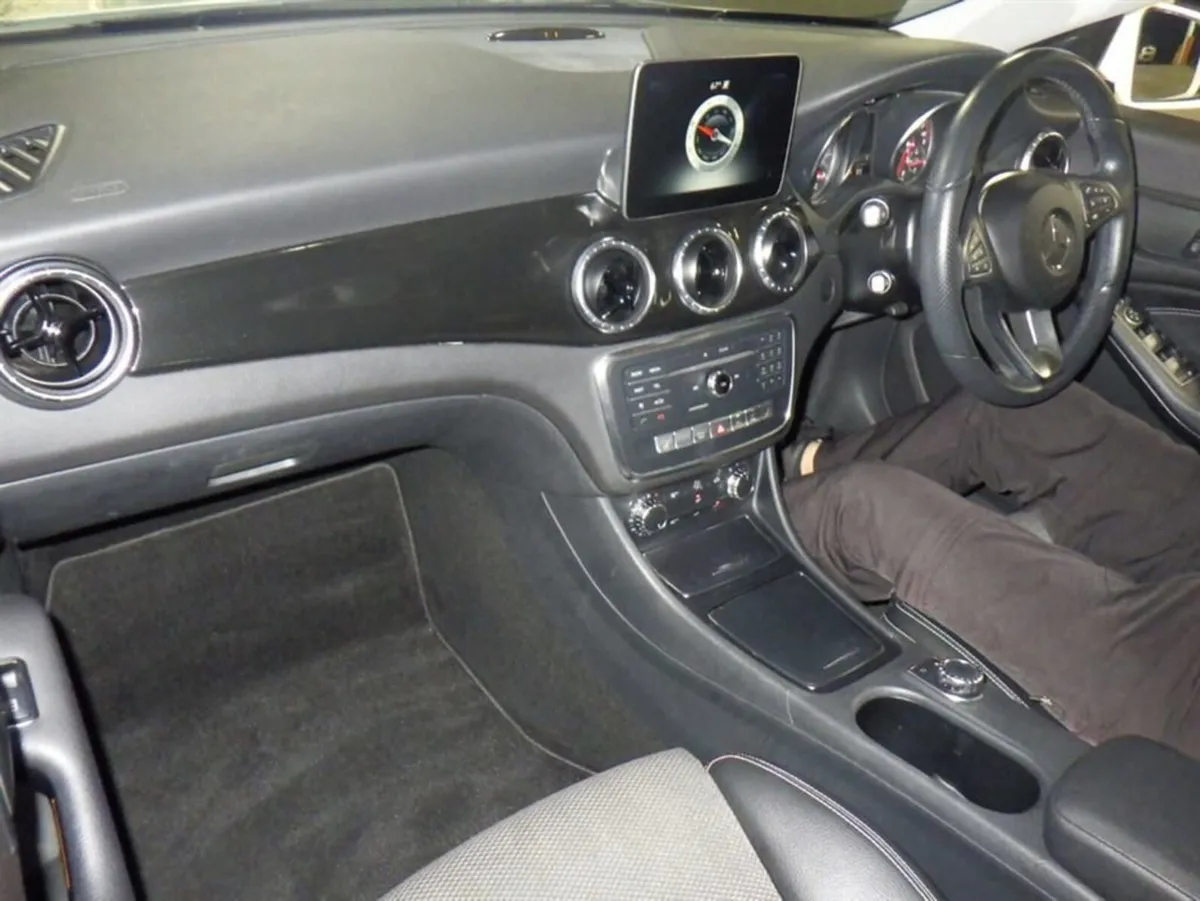 Mercedes-Benz CLA CLA180 SPORT *Coming Soon* / 55k - Image 3