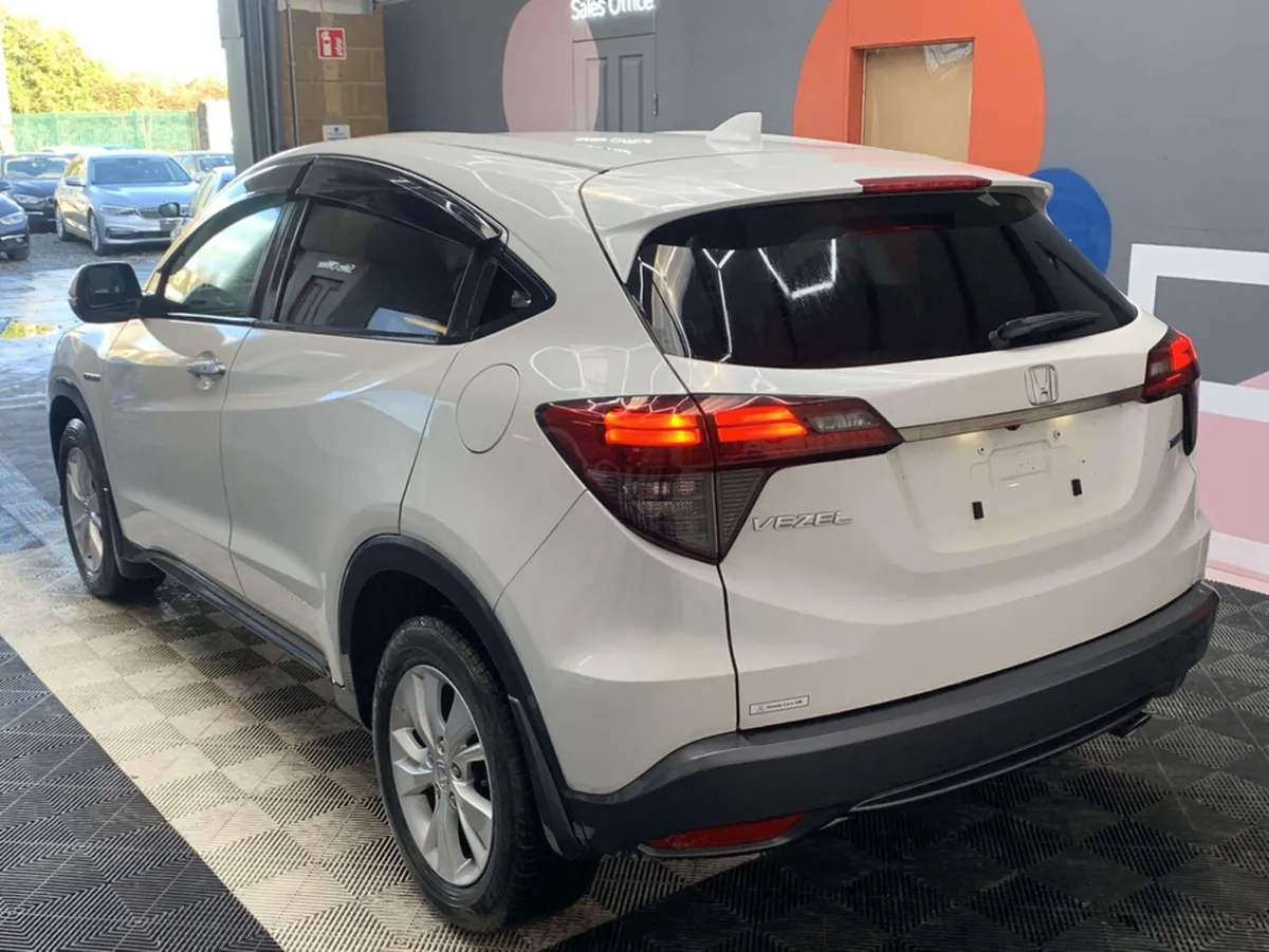Honda Vezel Honda Vezel 1.5 Hybrid / 37k KMS / Rev - Image 4