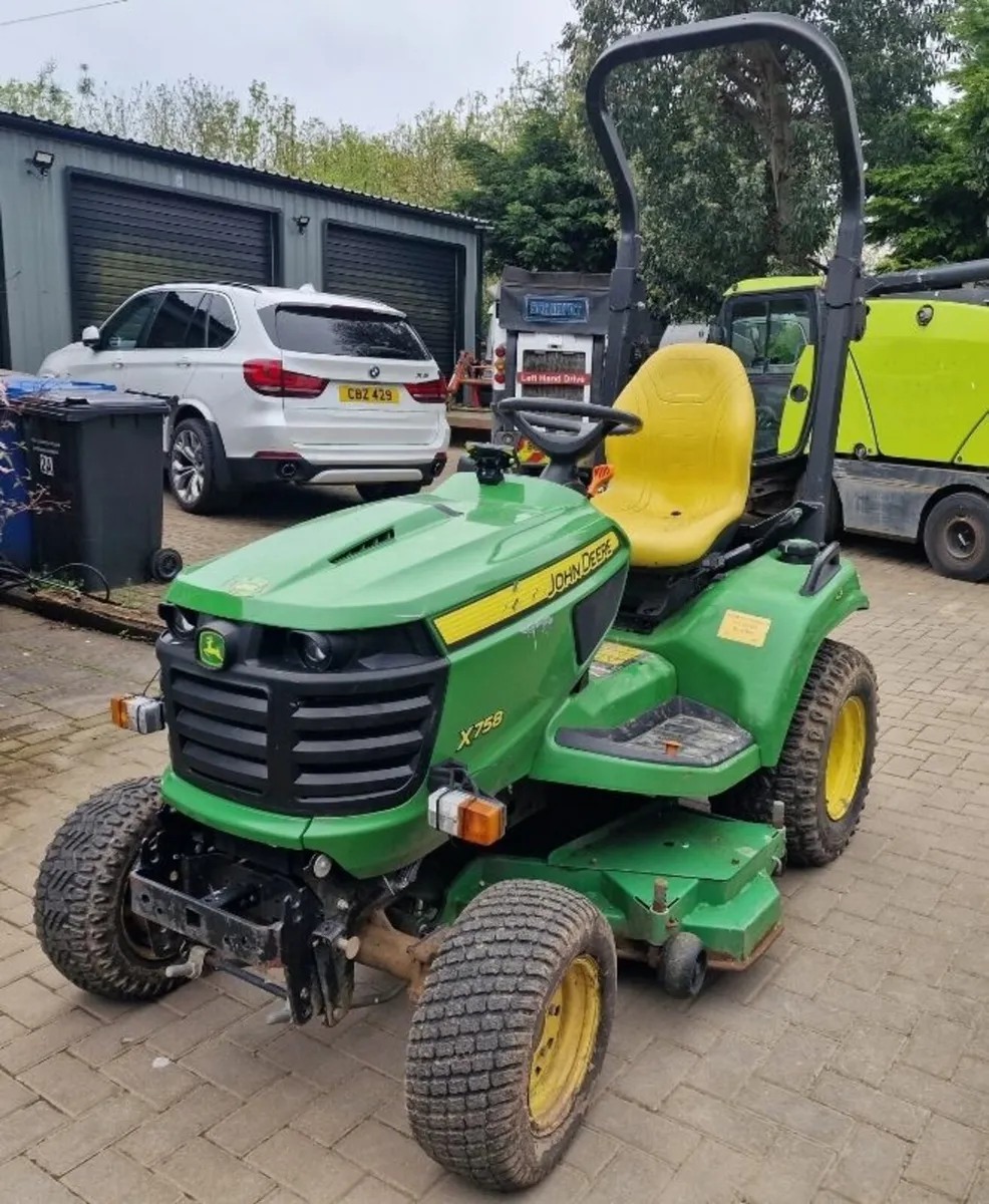 John Deere Tractor Ride on Mower Lawnmower