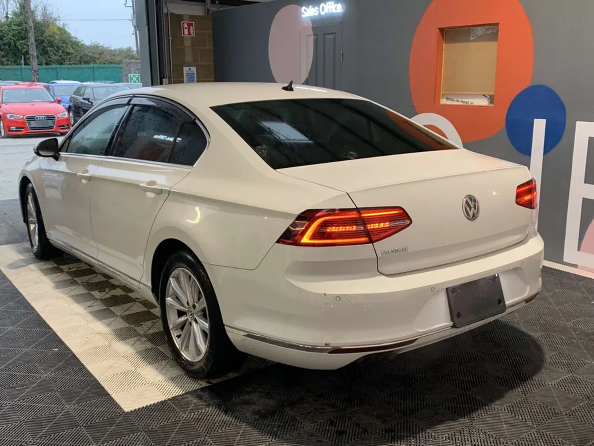 Volkswagen Passat VW Passat 2.0 TDI Automatic Eleg - Image 4