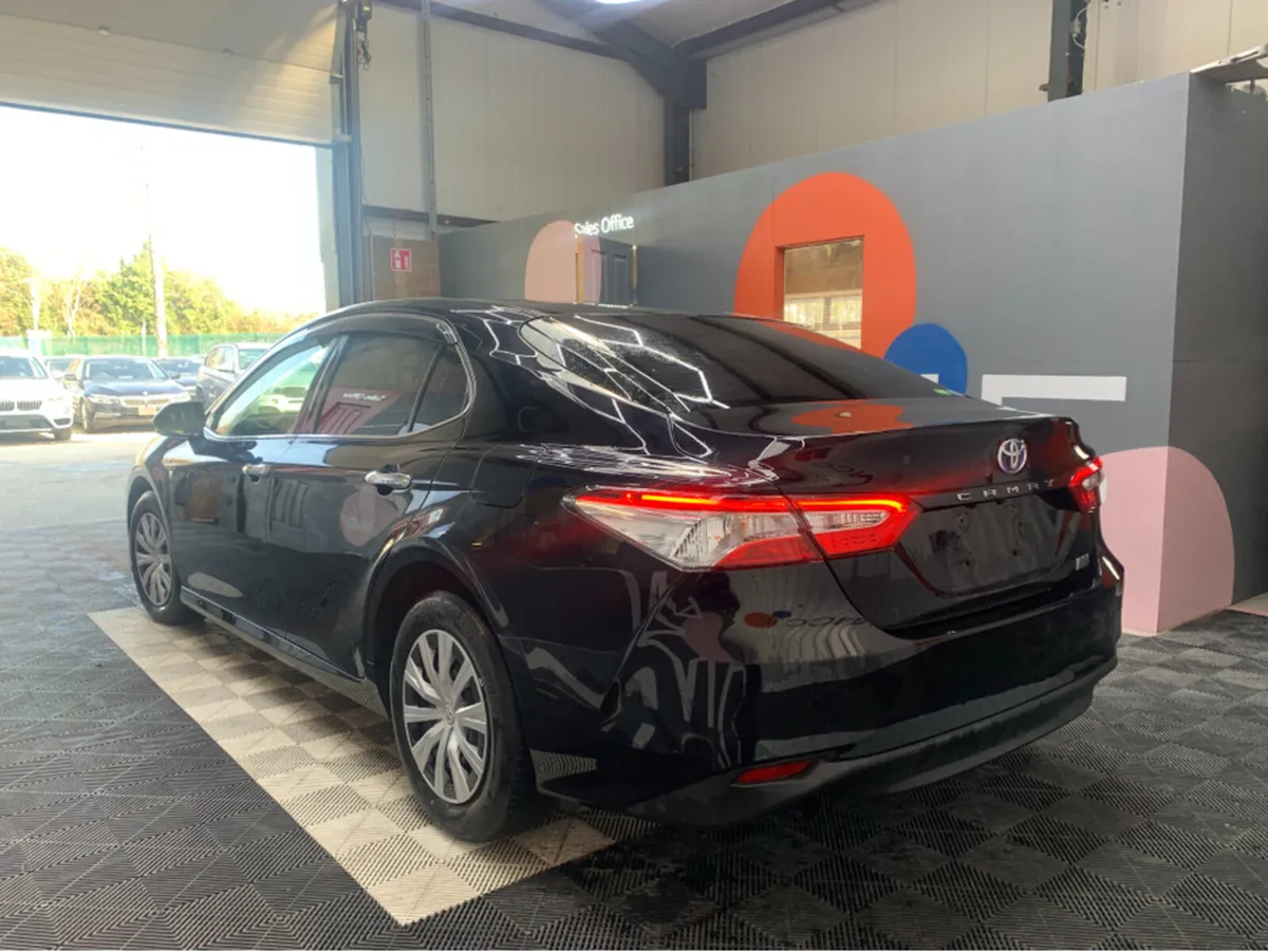 Toyota Camry 2.5 HYBRID / 48k KMs / Automatic / Re - Image 4