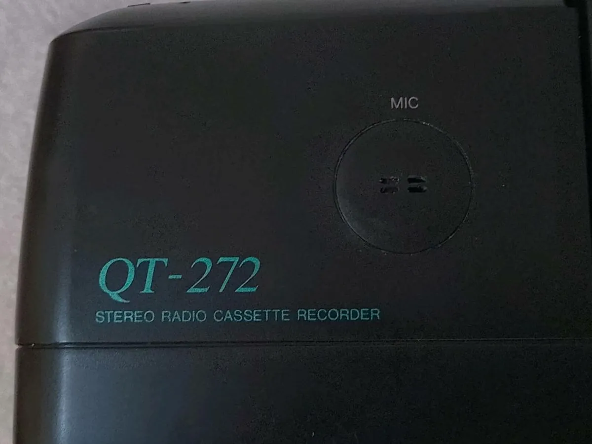 Sharp Stereo Radio Cassette Recorder QT-272E(BK) - Image 4