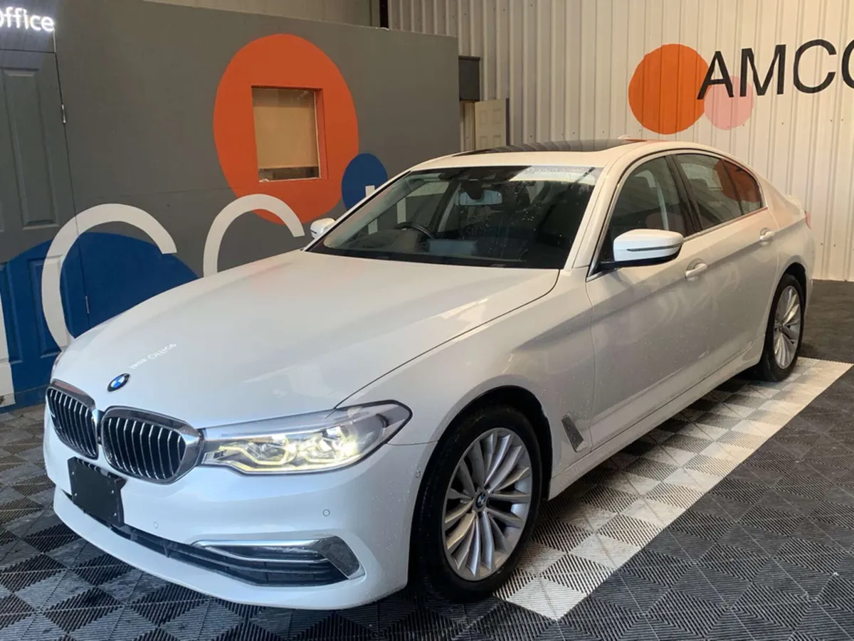 BMW 5-Series BMW 523D Luxury Automatic / Heated Le - Image 3