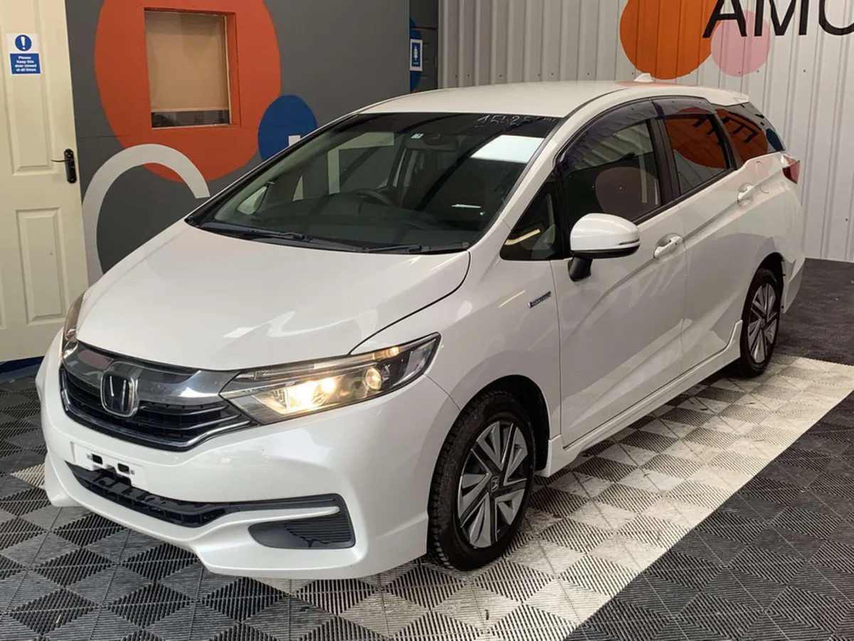 Honda Shuttle Honda Shuttle 1.5 Hybrid / Honda Sen - Image 3