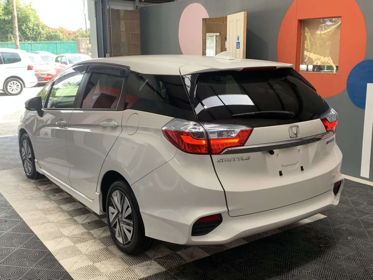 Honda Shuttle Honda Shuttle 1.5 Hybrid / Honda Sen - Image 4