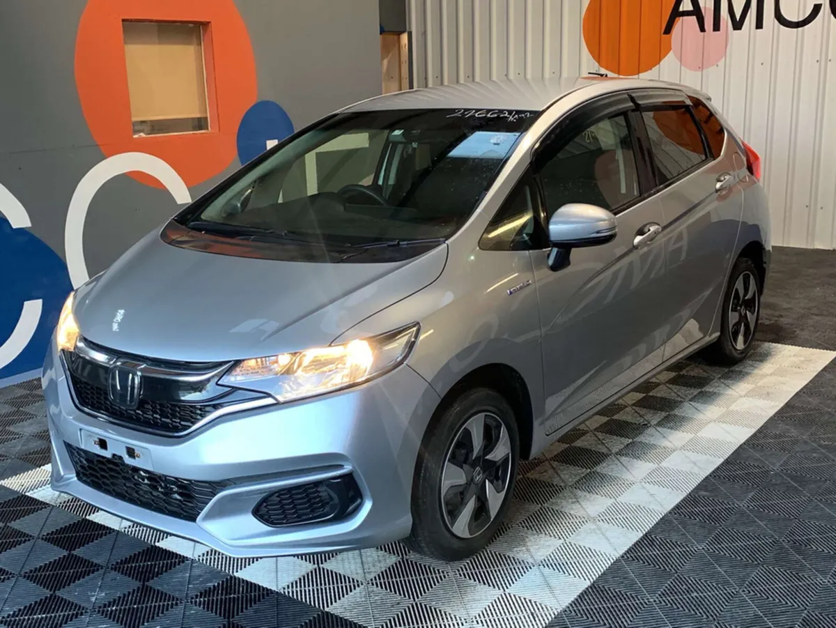 Honda Fit Honda Fit 1.5 Hybrid / 66k KMs / Cruise - Image 3