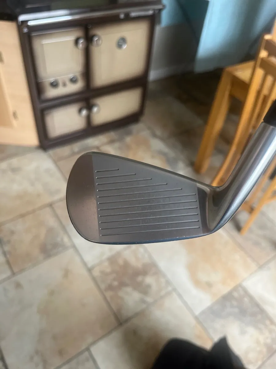 Mizuno MP-H5 4 iron X-stiff - Image 2