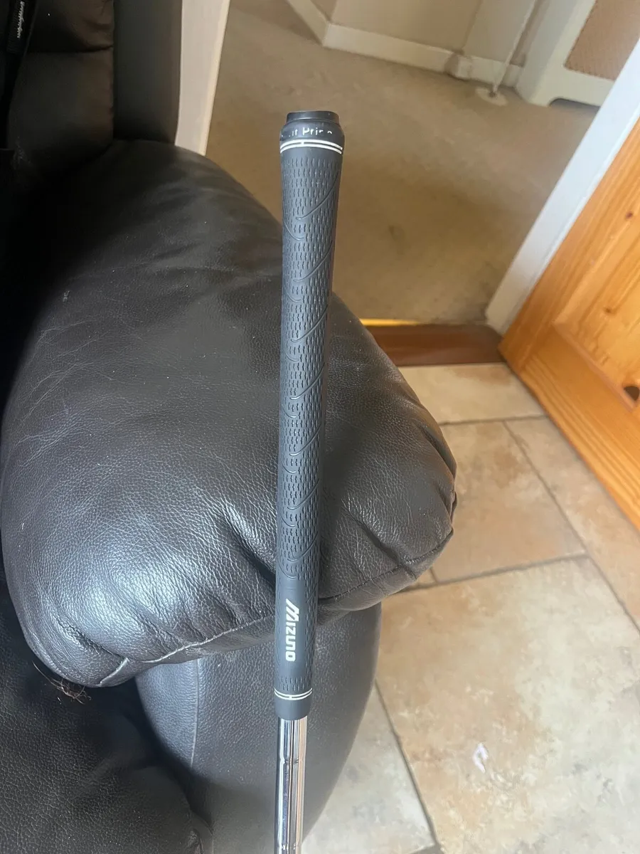 Mizuno MP-H5 4 iron X-stiff - Image 3