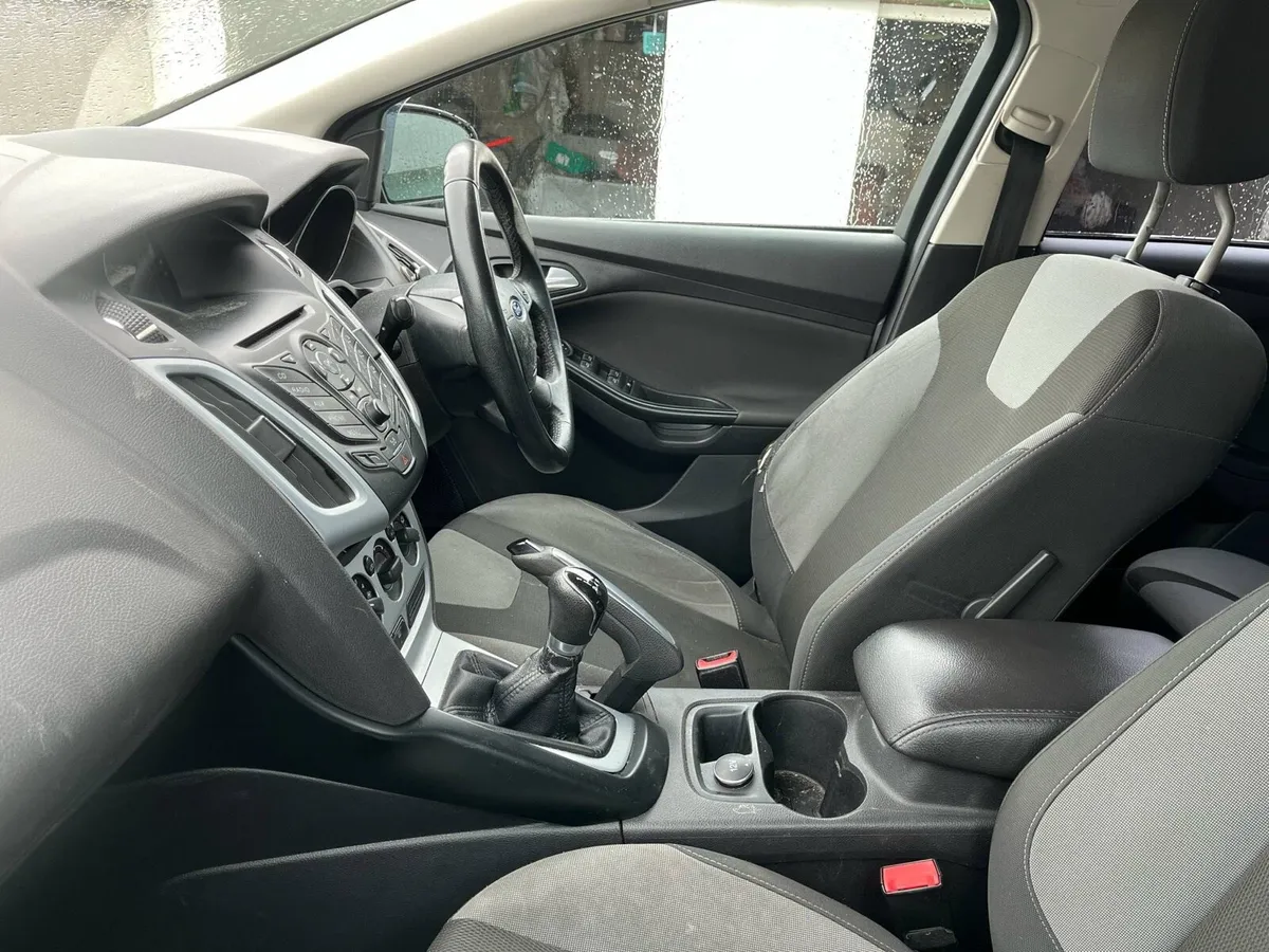 2011 Ford Focus - Image 4