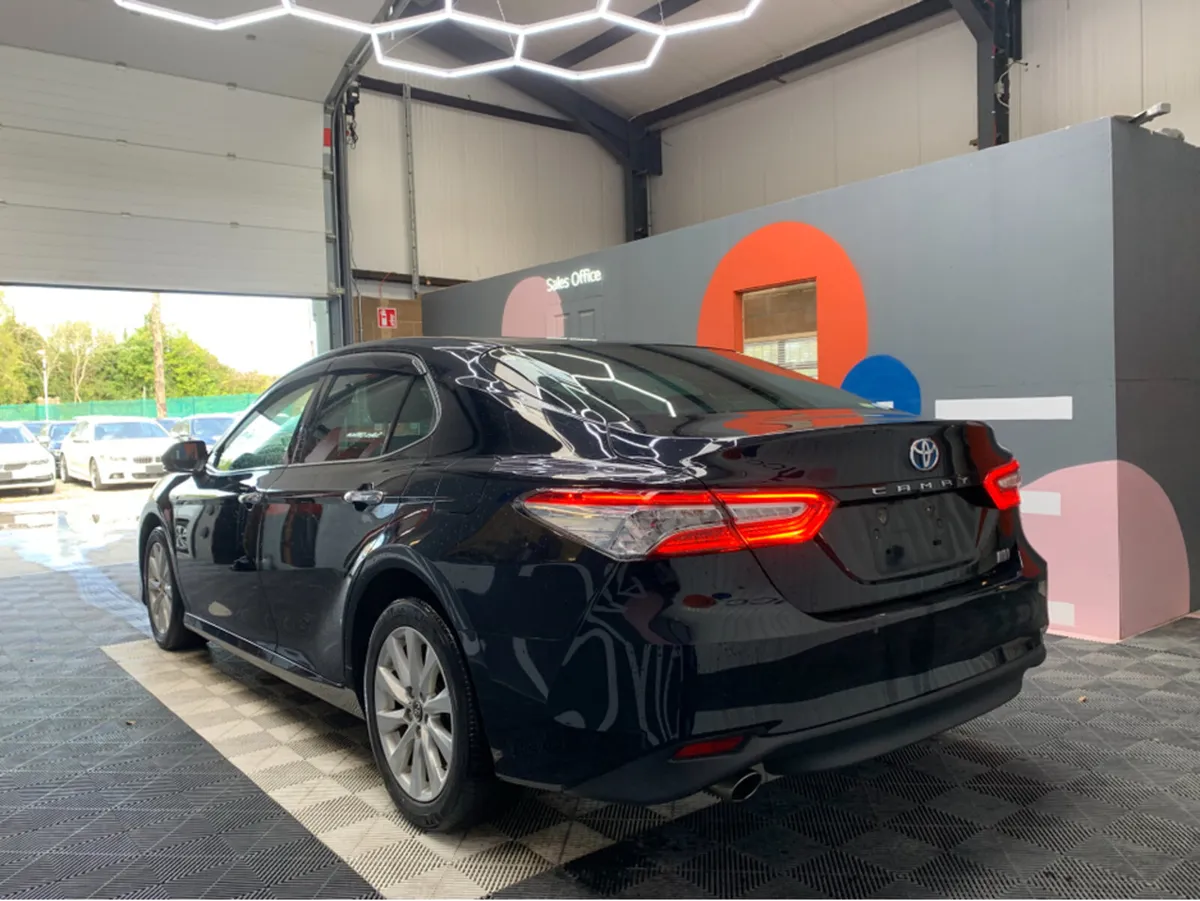 Toyota Camry 2.5 HYBRID / 92k KMs / Cruise Control - Image 4