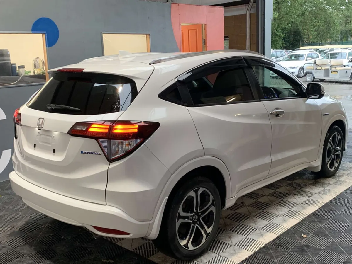 Honda Vezel 1.5 Hybrid/Half Leather Trim/Reverse C - Image 4