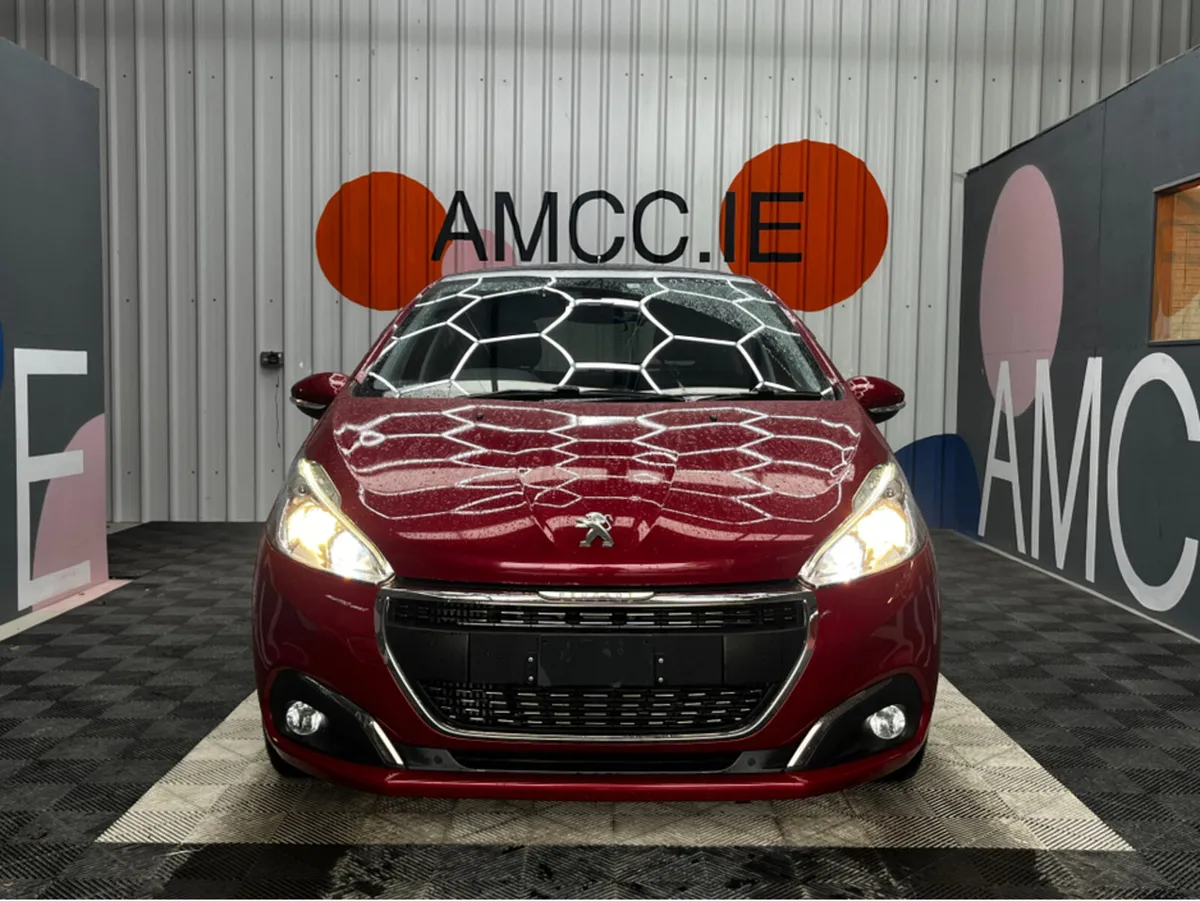 Peugeot 208 1.2 PETROL / 43k KM / Sunroof, Reverse - Image 2