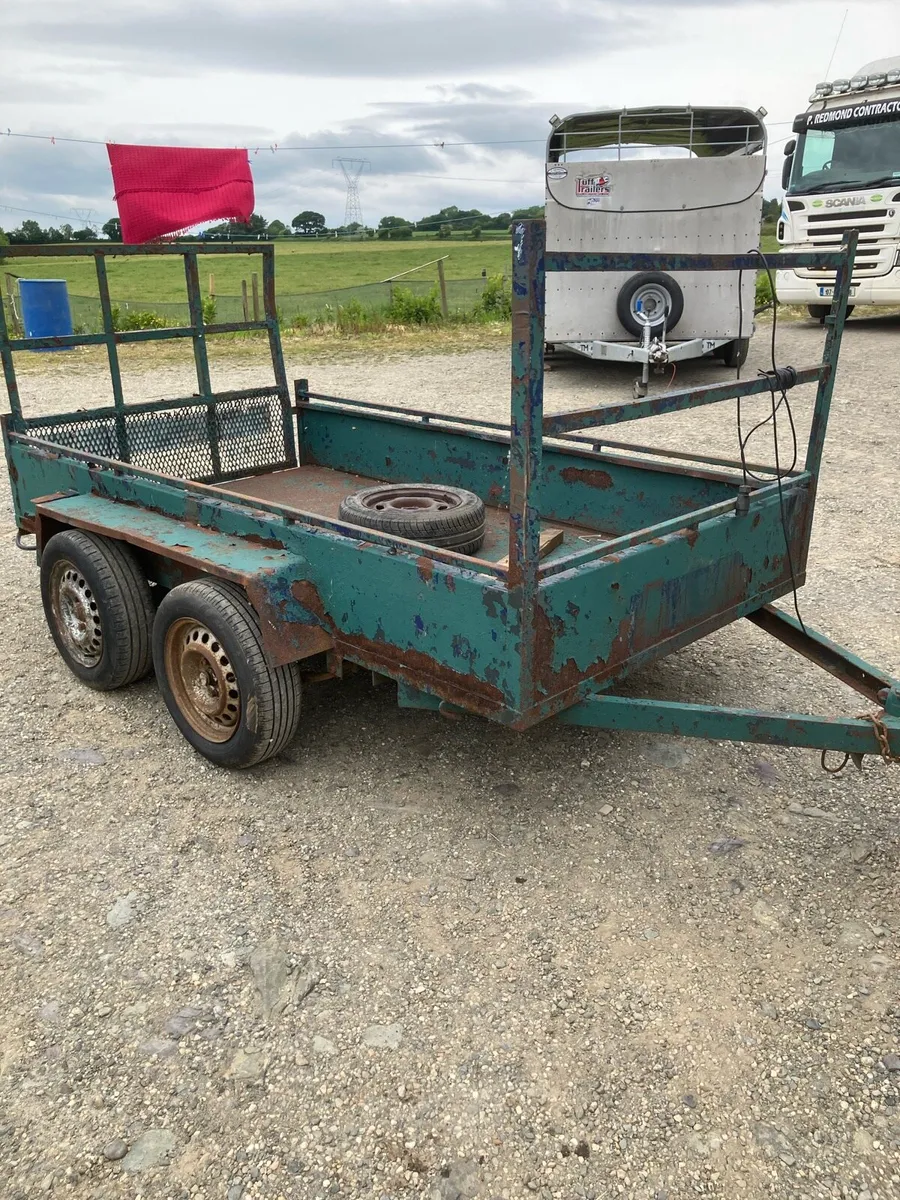 Trailer - Image 1