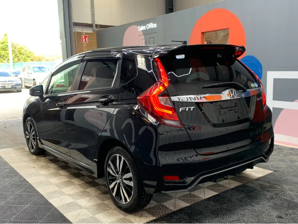 Honda Fit AUTOMATIC 1.5 HYBRID / 69k KMs / Adaptiv - Image 4