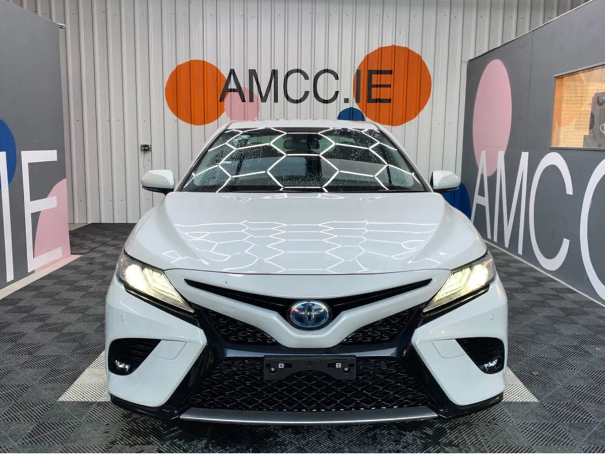 Toyota Camry 2.5 HYBRID WS Top Spec / Leather Seat - Image 2