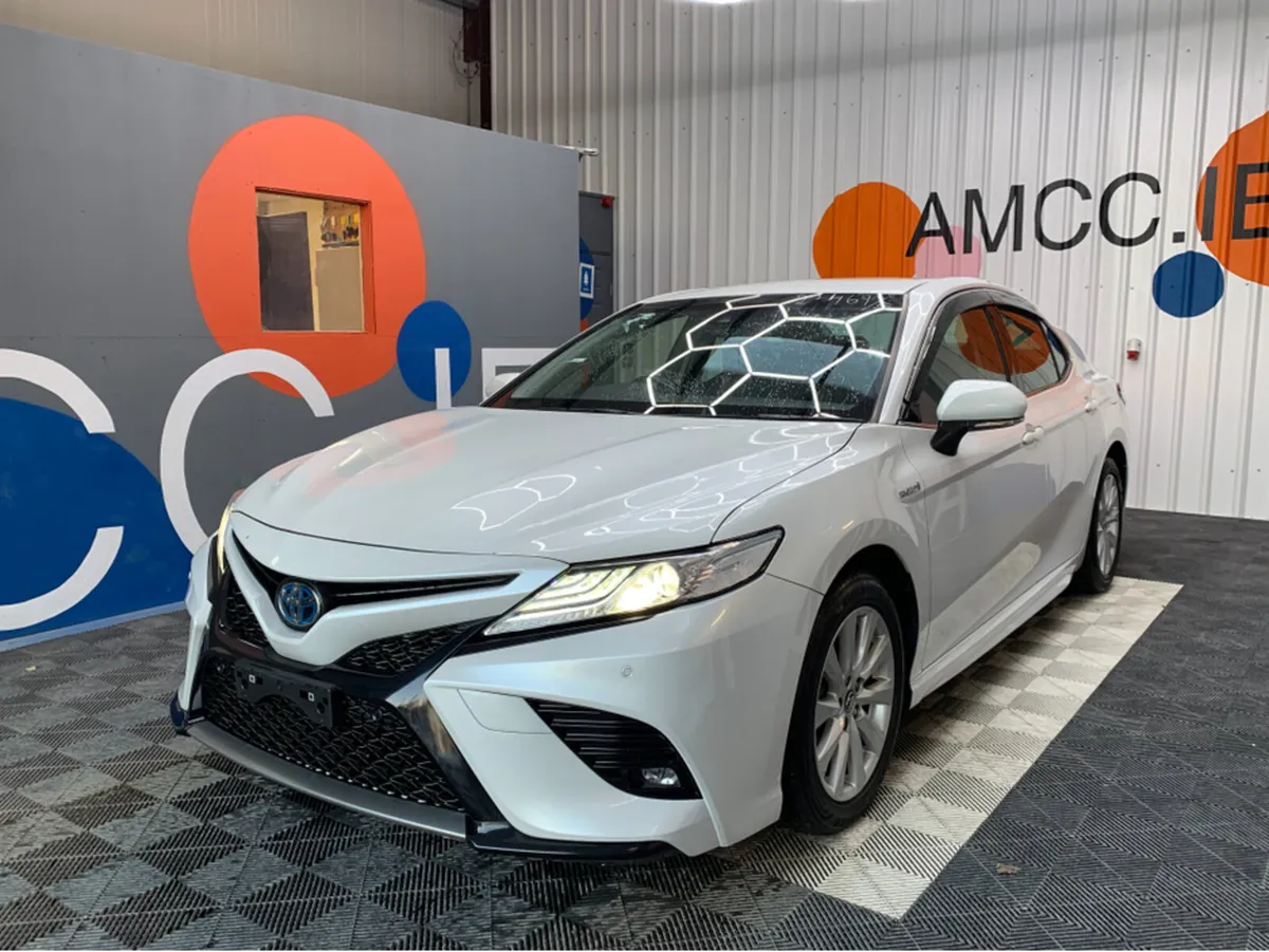 Toyota Camry 2.5 HYBRID WS Top Spec / Leather Seat - Image 3
