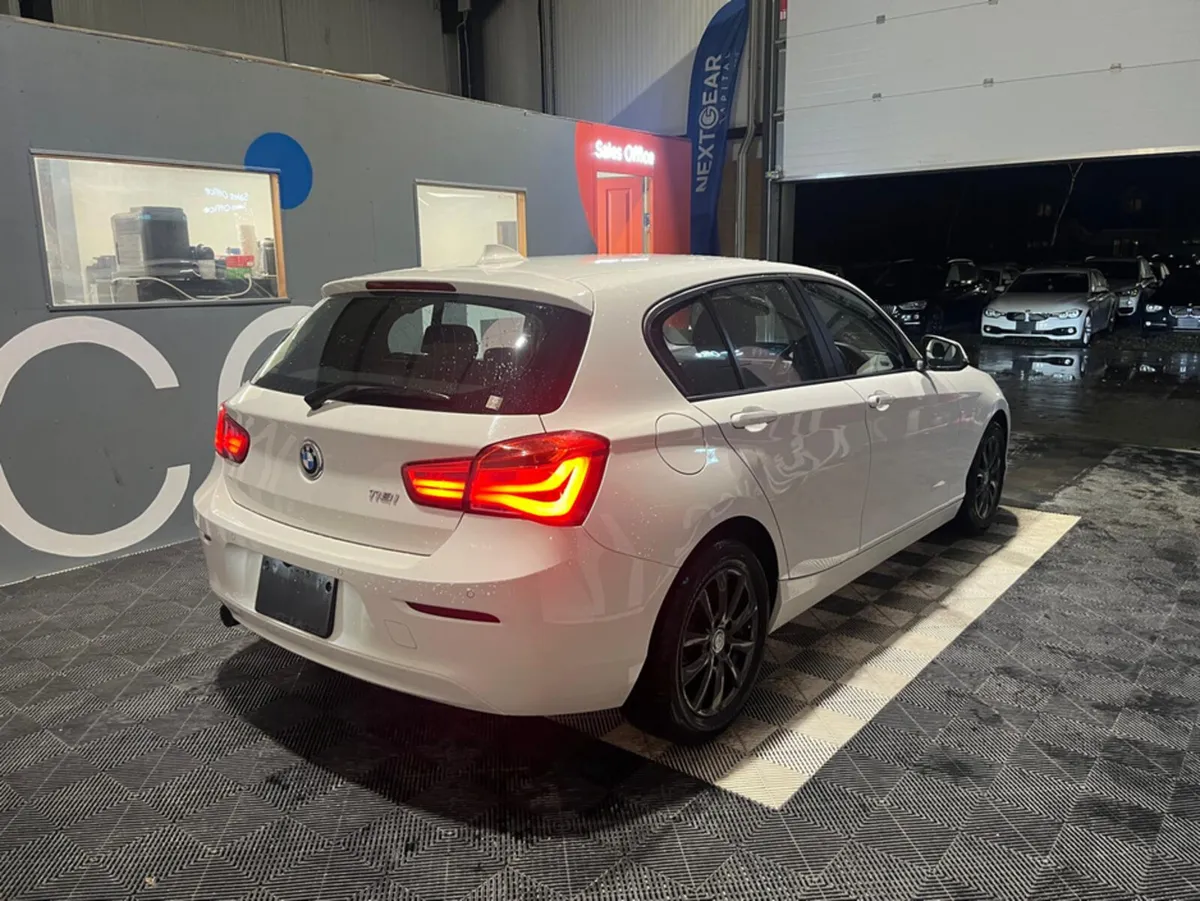BMW 1-Series 1 Series Automatic 118i - Reverse Cam - Image 2