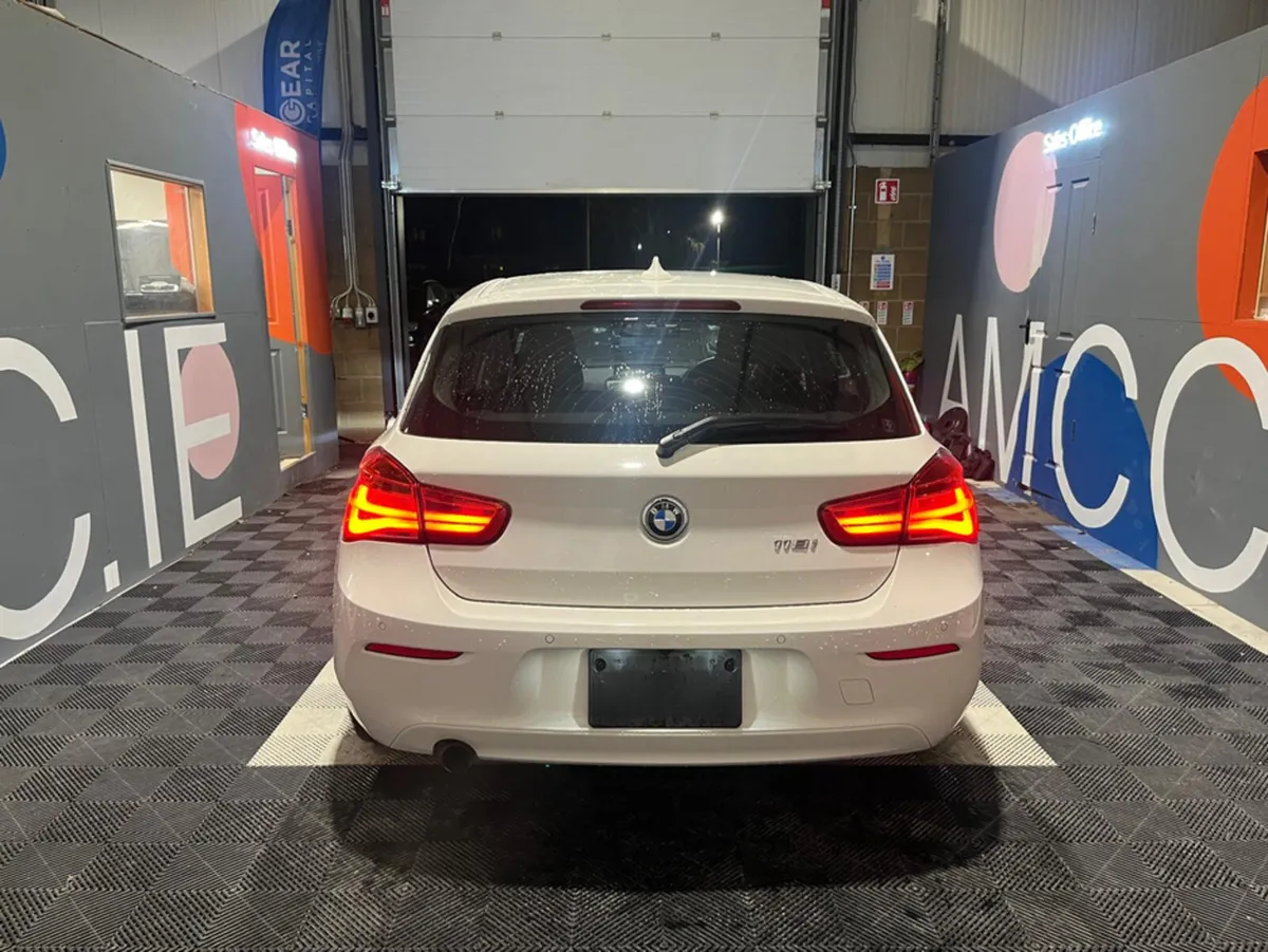 BMW 1-Series 1 Series Automatic 118i - Reverse Cam - Image 3
