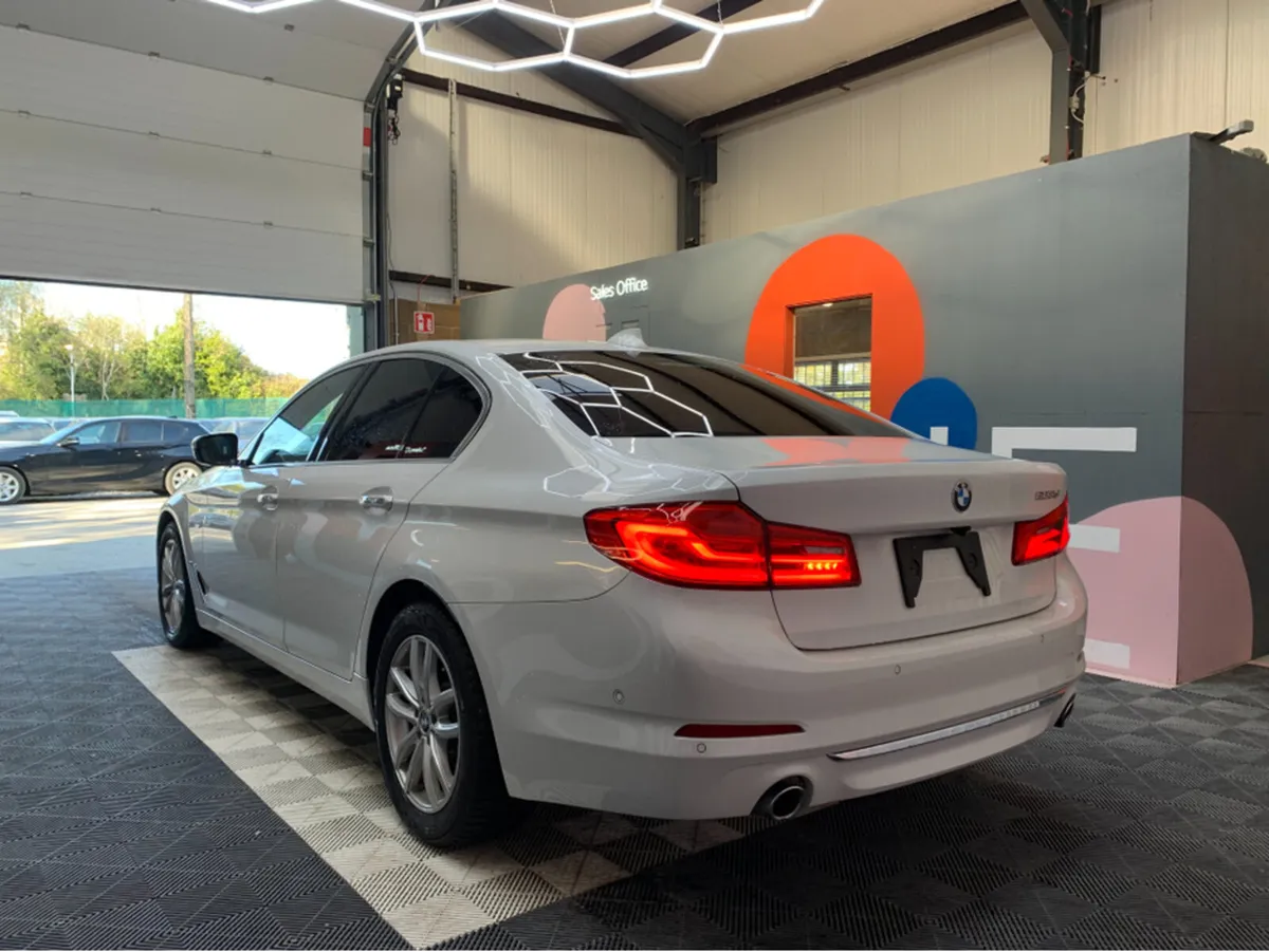 BMW 5-Series 523d LUXURY / 83k KMs / Heated Front - Image 4