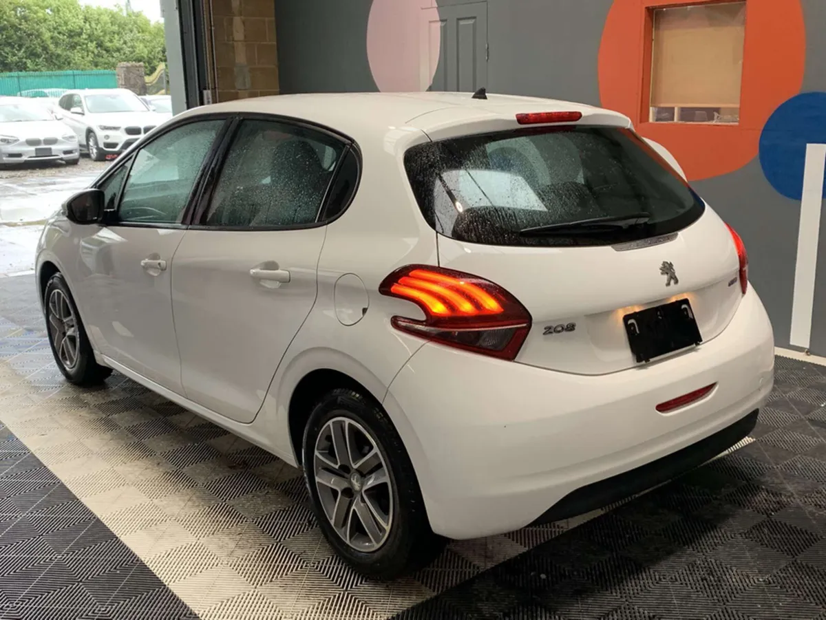 Peugeot 208 1.2 Petrol Manual  / 57k KMs / Peugeot - Image 4