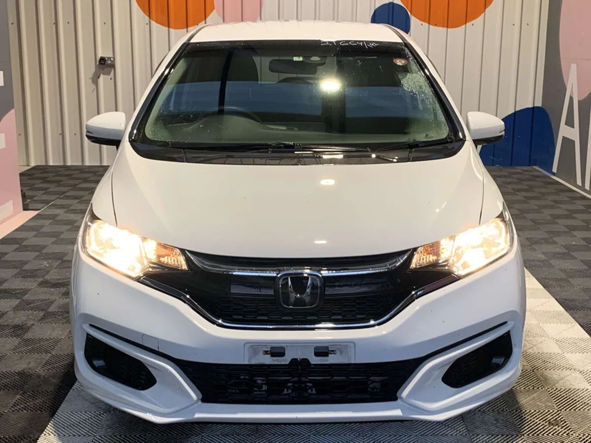 Honda Fit Honda Fit 1.5 Hybrid / Reverse Camera / - Image 2