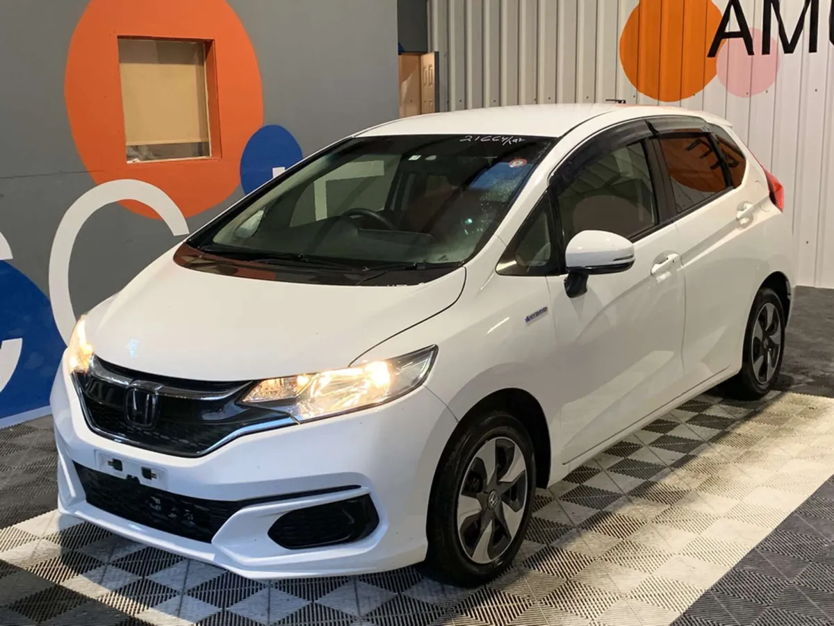 Honda Fit Honda Fit 1.5 Hybrid / Reverse Camera / - Image 3