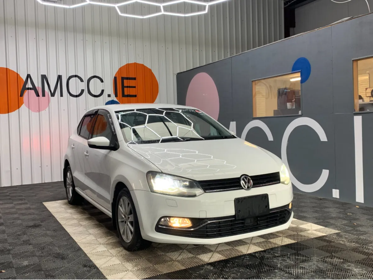 Volkswagen Polo TSI COMFORT LINE / 71k KMs / Rever - Image 1