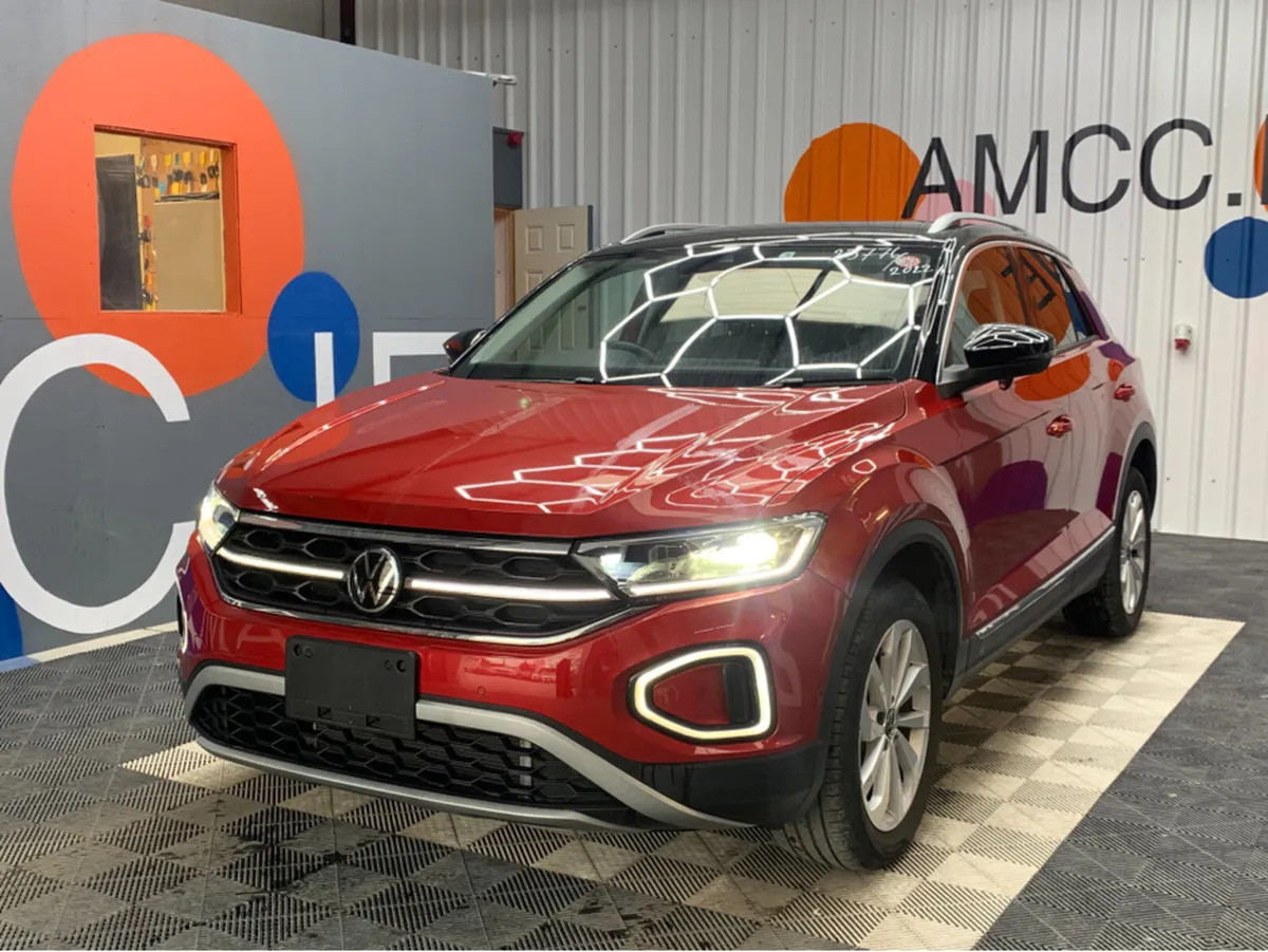 Volkswagen T-Roc TSI AUTOMATIC / 18k KMs / Adaptiv - Image 2