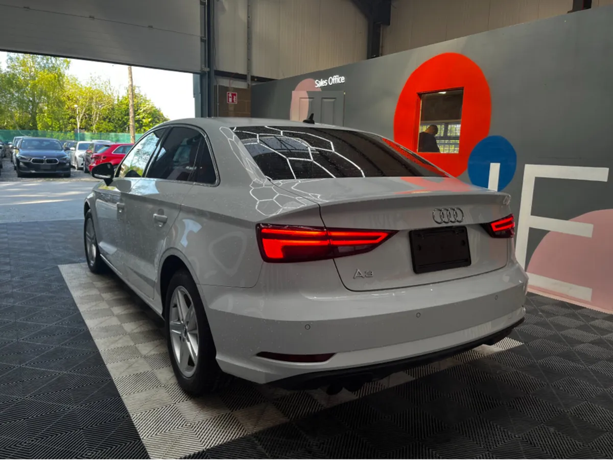 Audi A3 1.4 TFSI / 31k KMs / ADAPTIVE CRUISE , REV - Image 4