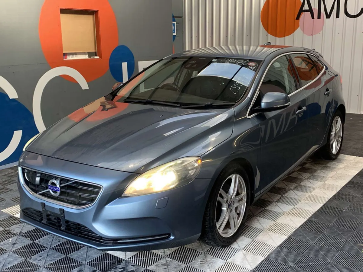 Volvo V40 Volvo V40 Automatic 1.6 Automatic / Brow - Image 2