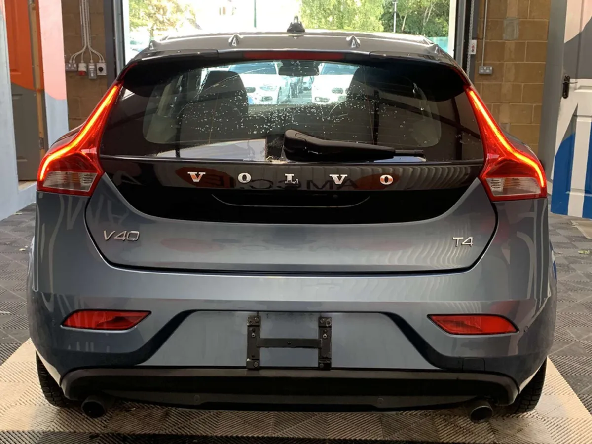 Volvo V40 Volvo V40 Automatic 1.6 Automatic / Brow - Image 3