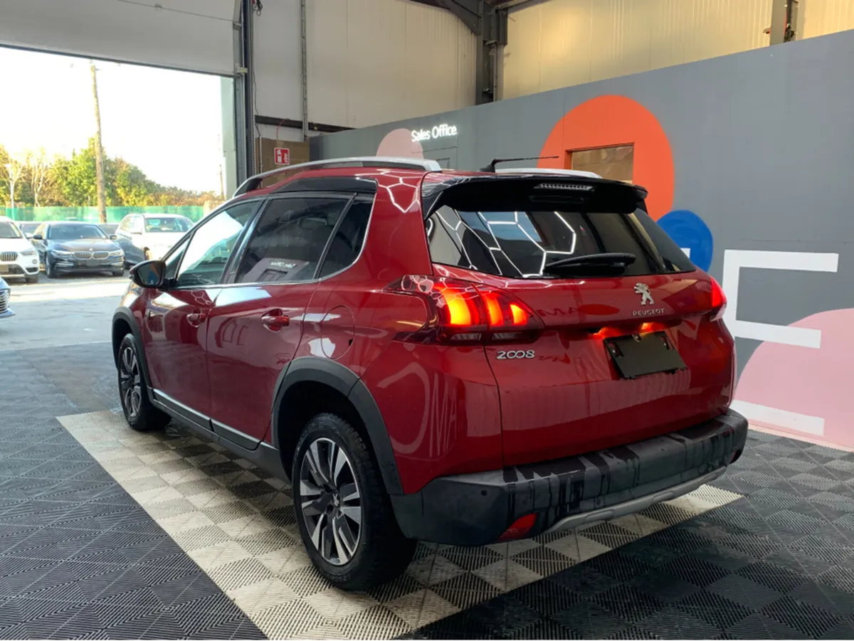 Peugeot 2008 CROSSCITY AUTOMATIC / 16k KMs / Heate - Image 4
