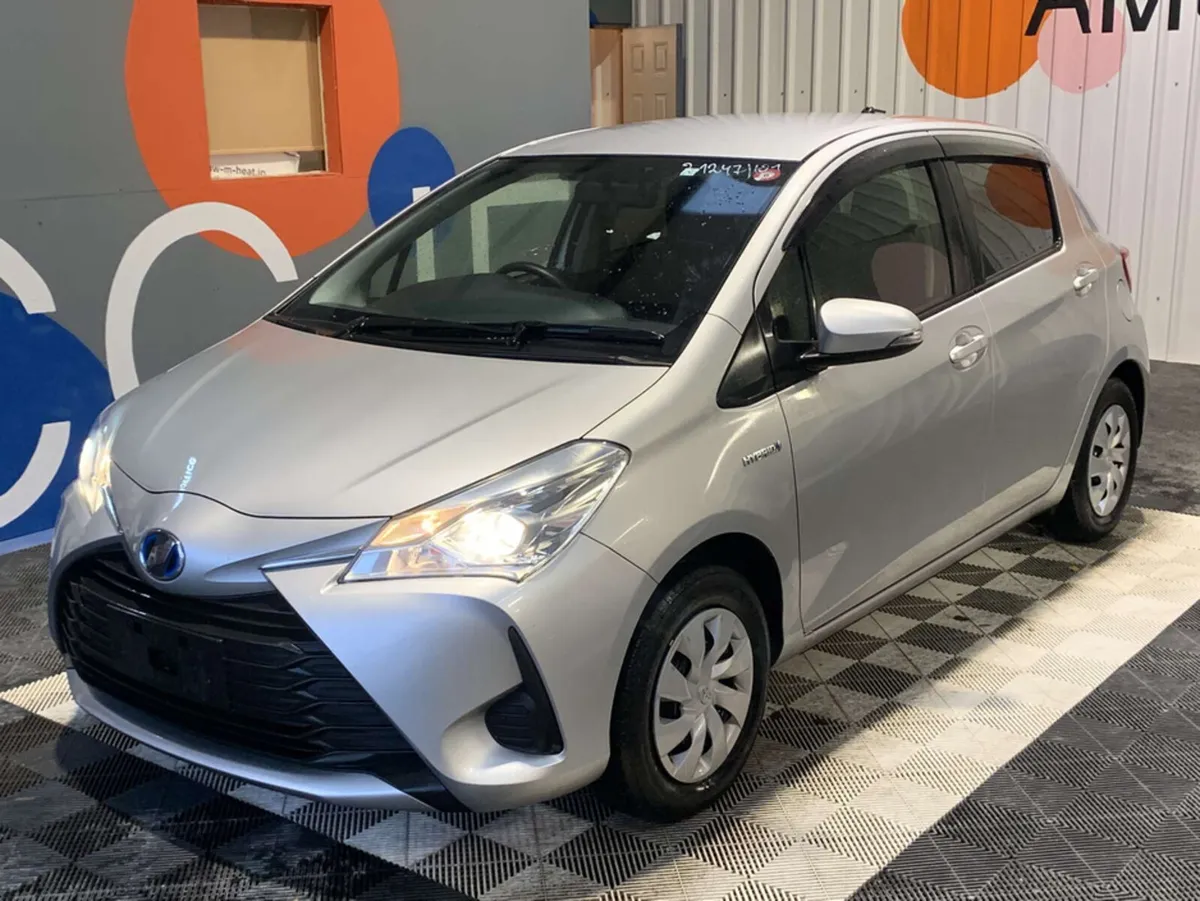 Toyota Vitz Toyota Vitz 1.5 Hybrid Automatic / Toy - Image 3