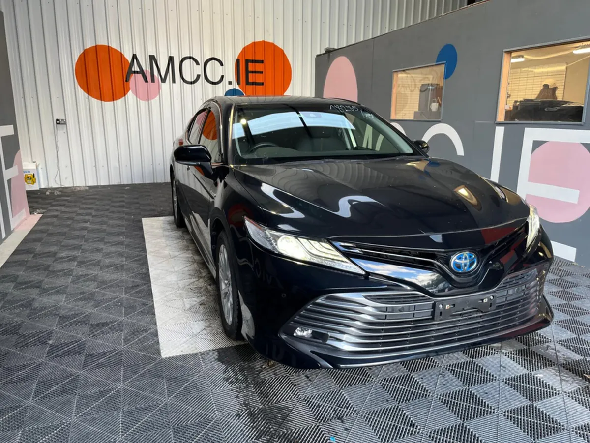 Toyota Camry Toyota Camry Hybrid Automatic / Self - Image 1