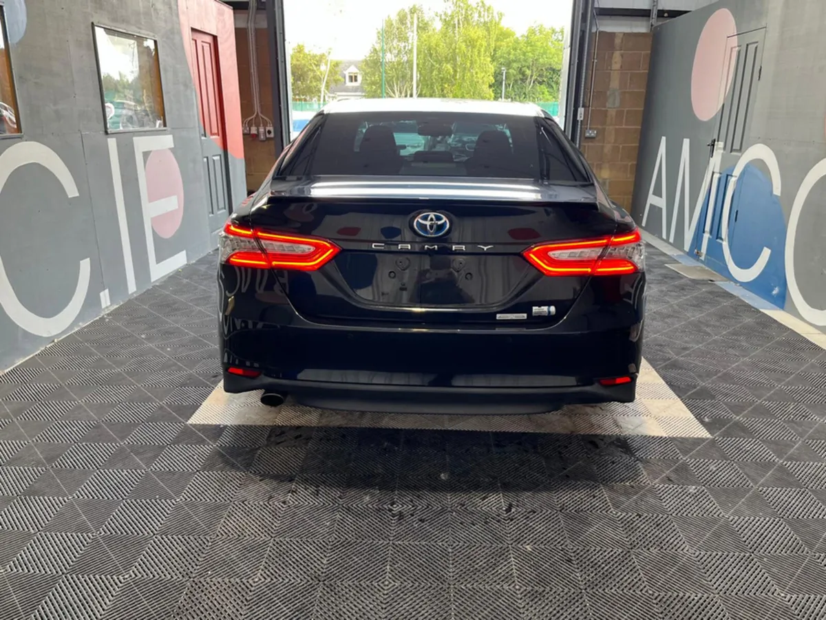 Toyota Camry Toyota Camry Hybrid Automatic / Self - Image 3