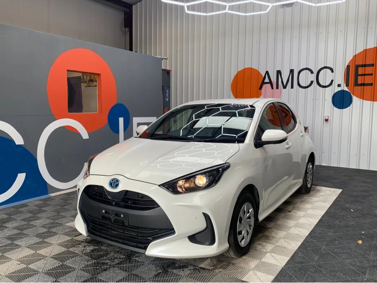 Toyota Yaris 1.0 PETROL AUTOMATIC / 96k KMs / Crui - Image 3