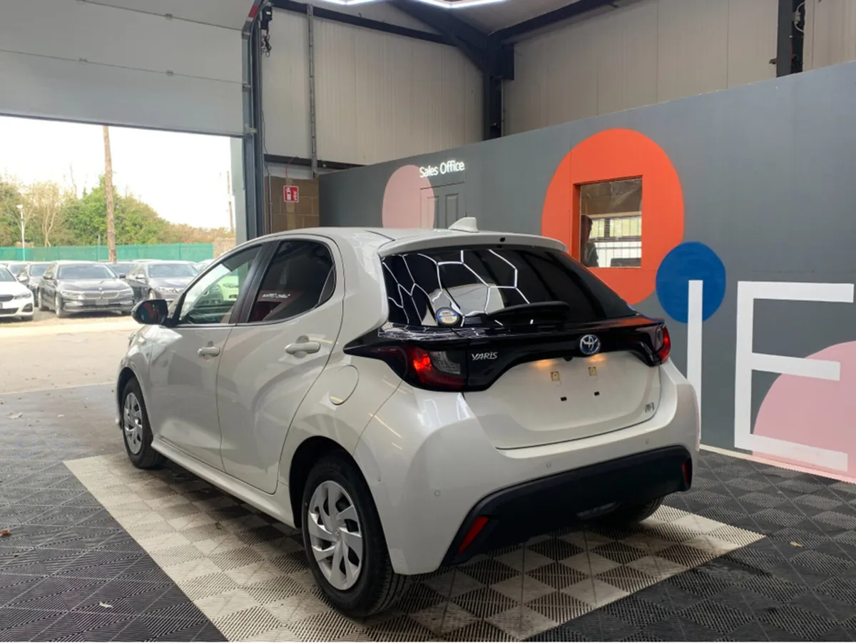Toyota Yaris 1.0 PETROL AUTOMATIC / 96k KMs / Crui - Image 4