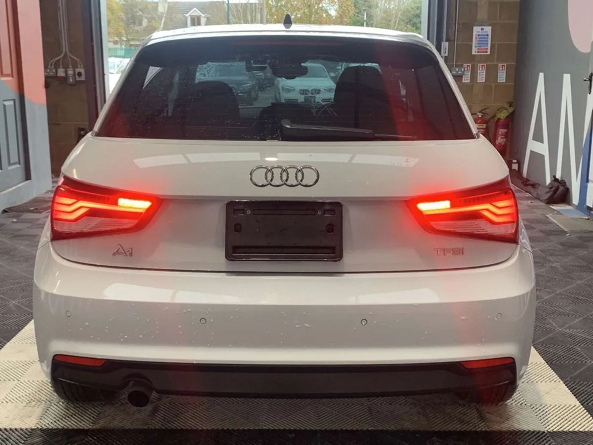 Audi A1 Audi A1 1.0 Automatic TFSI / Reverse Camer - Image 4